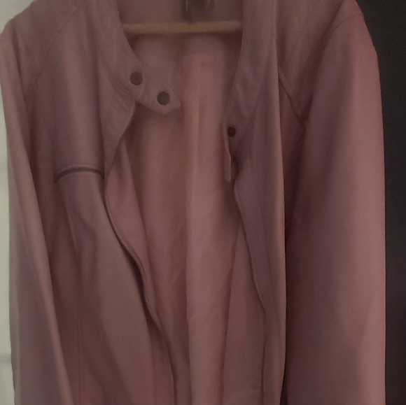 Pink pleather spring jacket - Picture 3 of 3